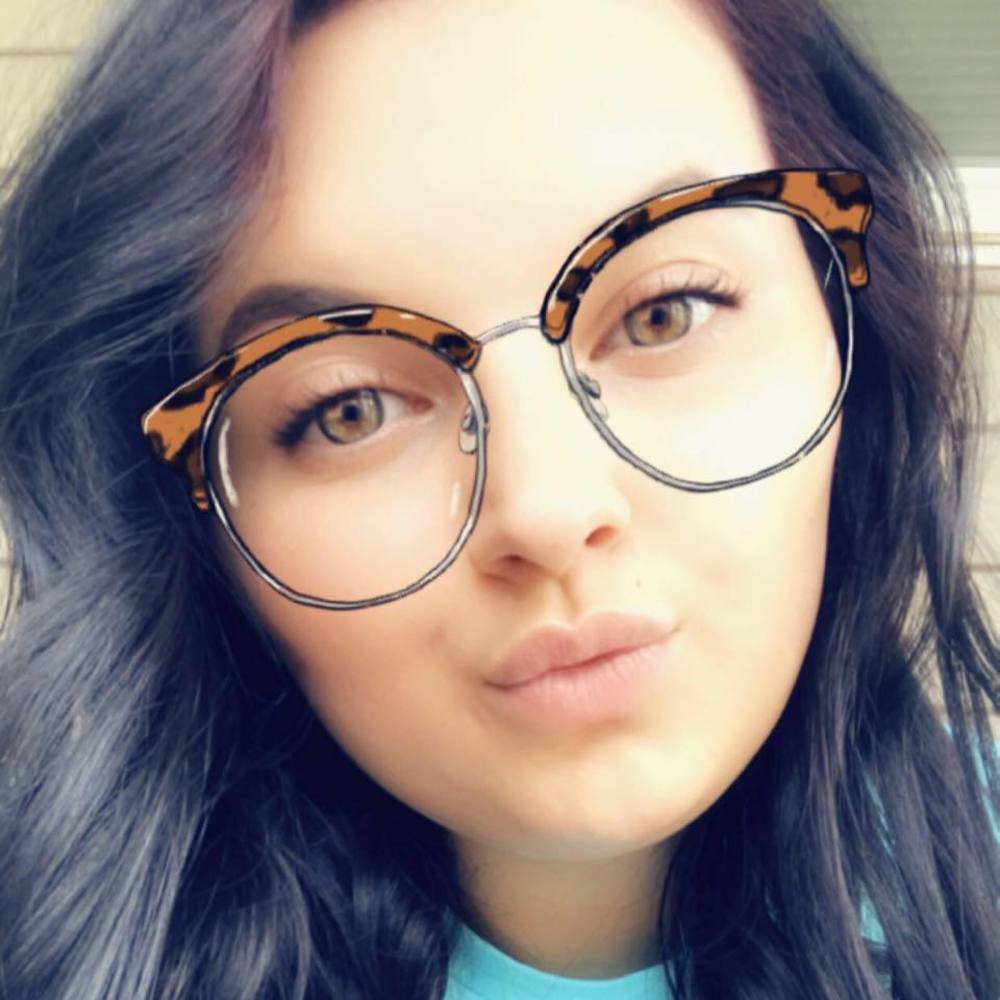 Meet your Posher, Alexis